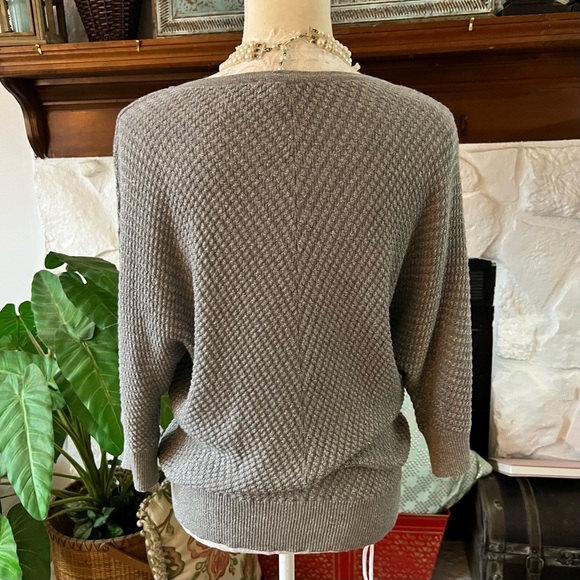 New Directions Silver Gray Textured Metallic Women's Sweater Size Medium - Picture 3 of 8